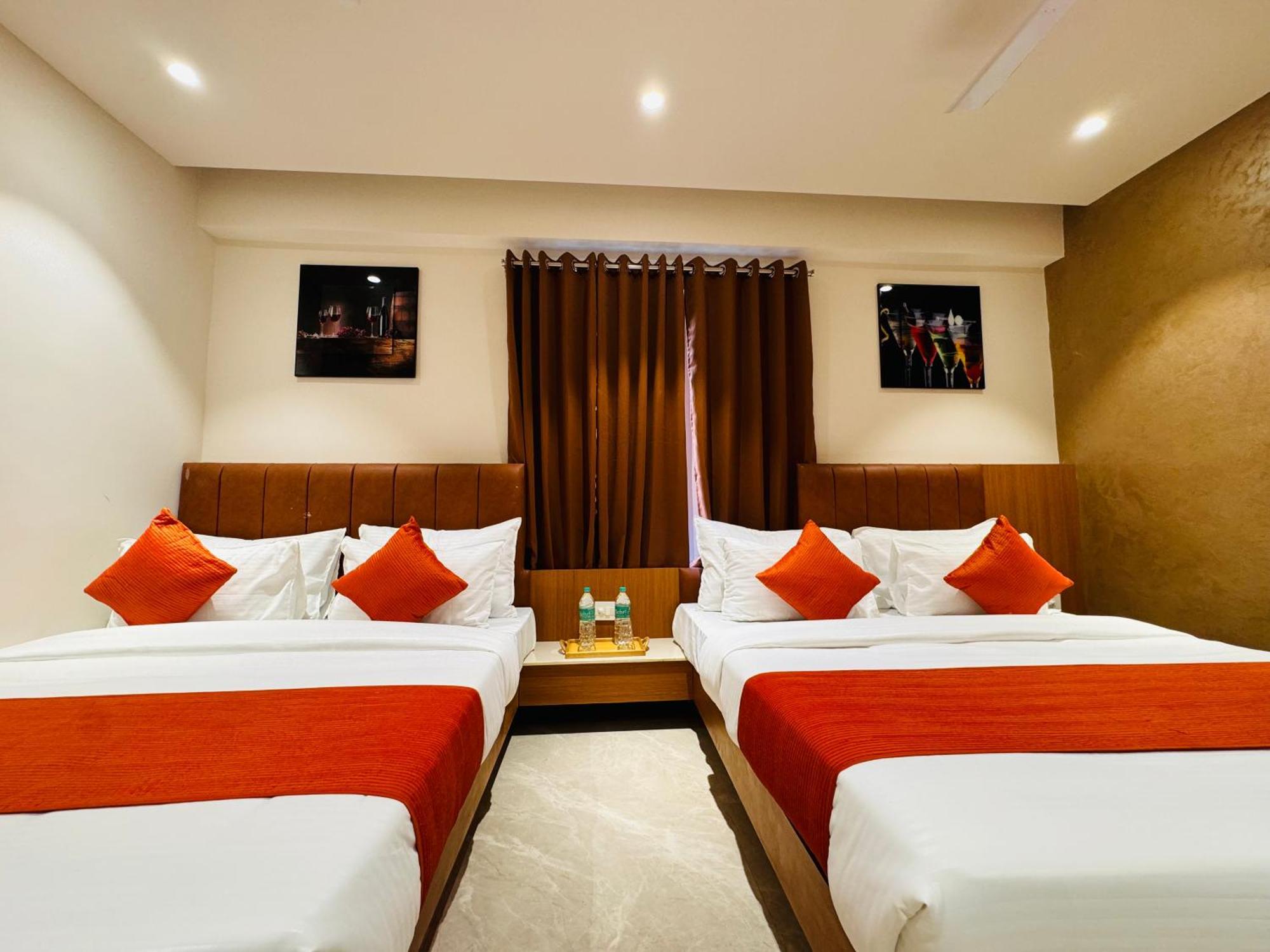 Hotel Rudhav Palace Ujjain Exterior foto